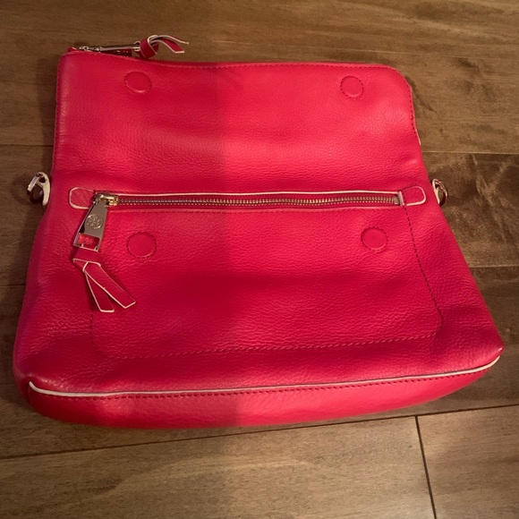 TORY BURCH Fold-Over Crossbody Bag in Vibrant Red. - Picture 3 of 7